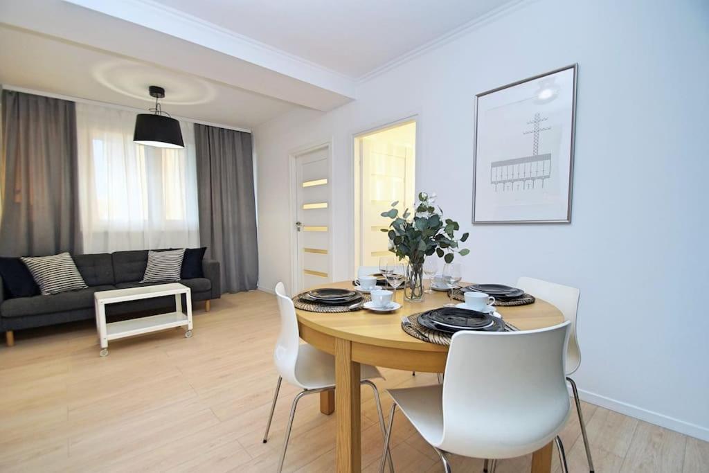 Apartament Korfantego Citycentre Z Widokiem Na Spodek Katowice Exterior foto